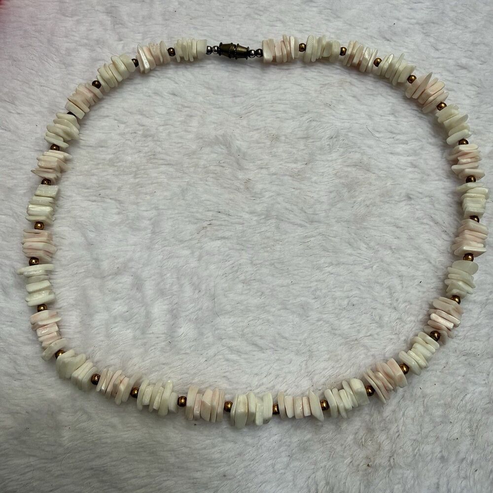 Vintage Shell Choker Necklace White Mother Pearl Pink Stone Chips Barrel Clasp